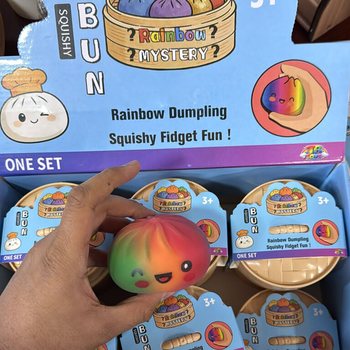 RAGE - RAINBOW Squishy Bun Dumplings LIELI (8.5 x 8.5 x 4.8 Cm) - Virālais 2026 Fidget Toy (12 gab.)