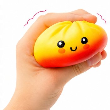 RAGE - LUCKY DUMPLINGS - Squishy Bun Dumplings LIELI Izm. 8.5 x 8.5 x 4.8 cm - DISPLEJĀ (12 gab.)