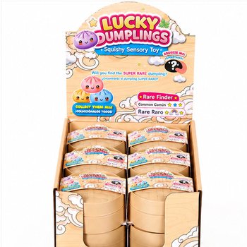 RAGE - LUCKY DUMPLINGS - Squishy Bun Dumplings LIELI Izm. 8.5 x 8.5 x 4.8 cm - DISPLEJĀ (12 gab.)