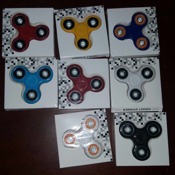 Fidget Spinners / Rokas spineri ( 2017. gada hits )