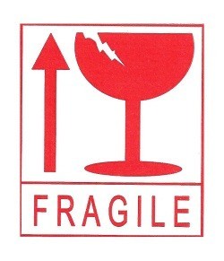 FRAGILE ETIĶETE / TRAPĪGS UZLĪME (45 loksnes)