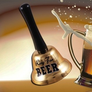 Zvaniņ&scaron; "Ring for a Beer" dāvanu iepakojumā (2 gab.)