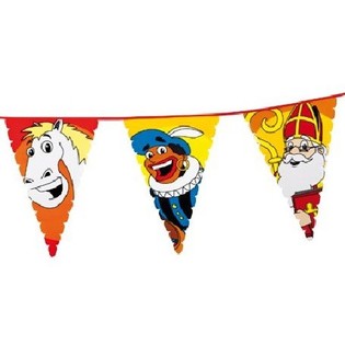 Liela Sinterklaas un Piet Karodziņu Virtene 6 m (13 gab.)