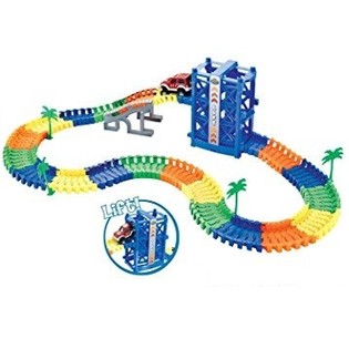 Liels MAGIC ROAD Trases Set ar Tumsā Spīdošu Automašīnu un Liftu, 136 Daļas